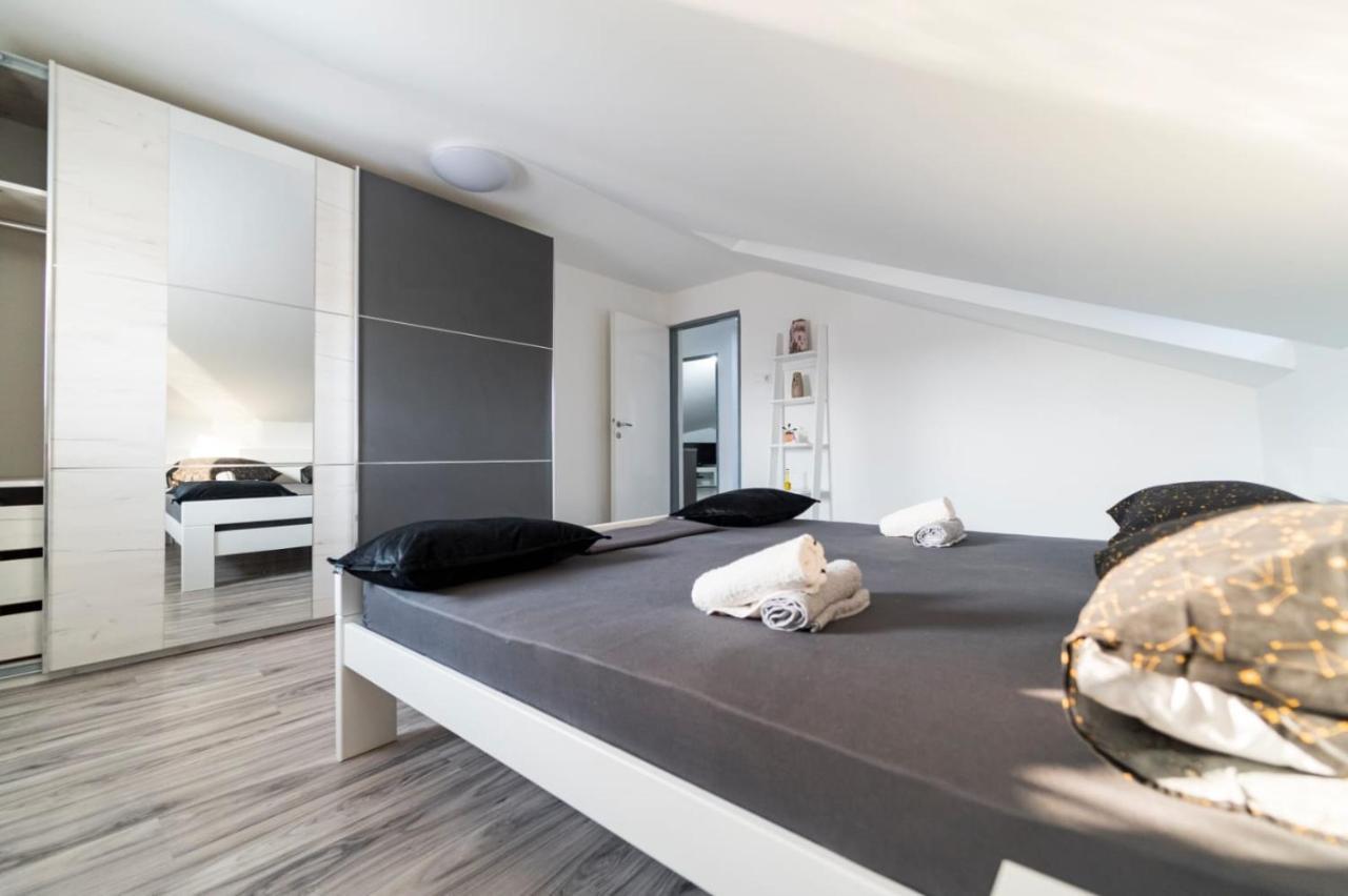 City Center Mayess Aparment Задар Екстериор снимка