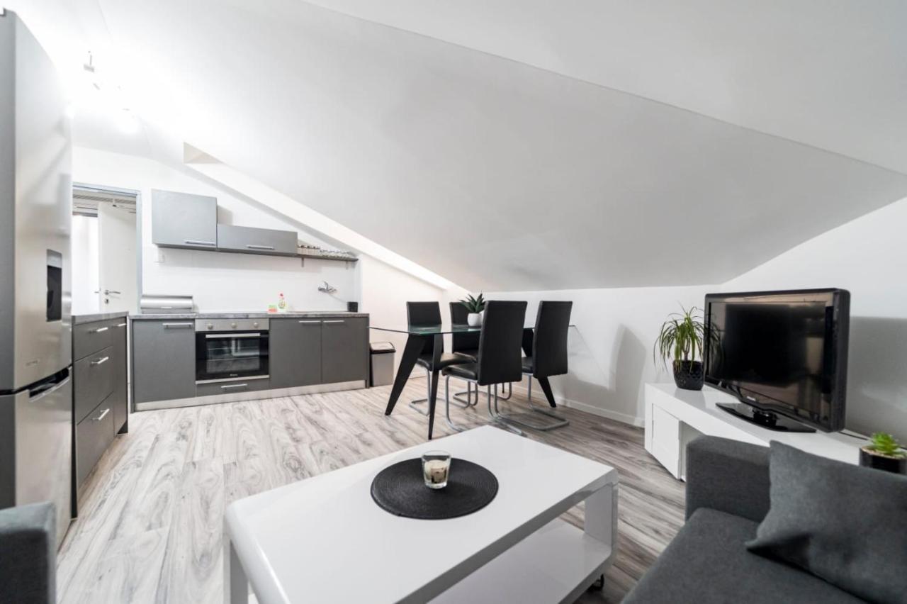 City Center Mayess Aparment Задар Екстериор снимка