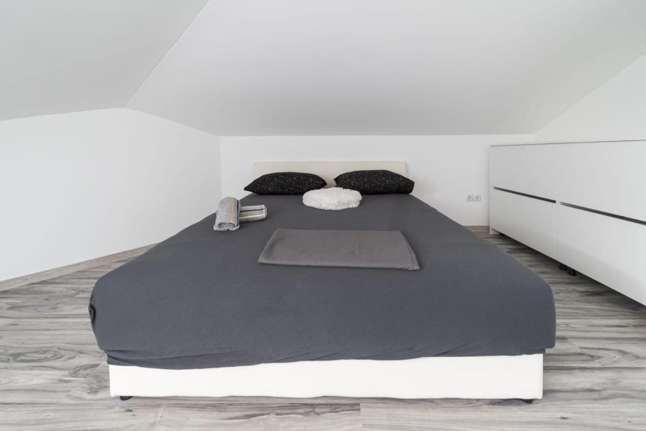City Center Mayess Aparment Задар Екстериор снимка